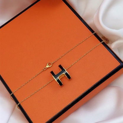[⭐Veyra]HM CLIC BLACK ENAMEL GOLD NECKLACE