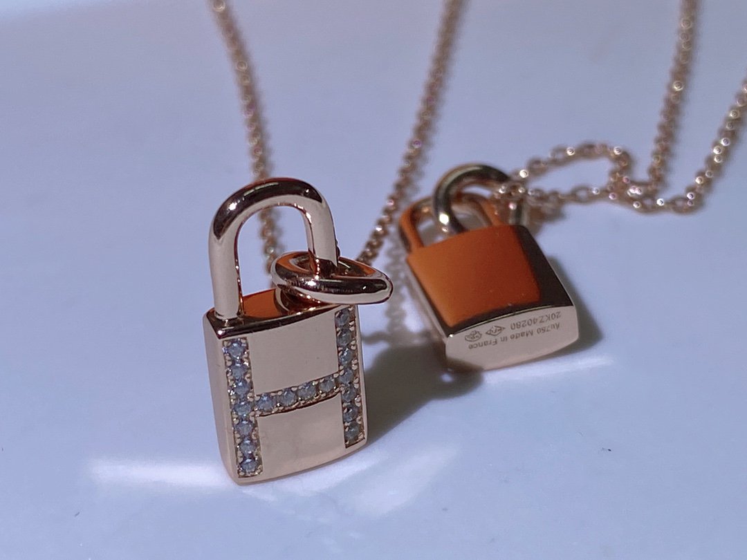 [⭐Veyra]HM ADVANCED NICHE LOCK HEAD NECKLACE DIAMONDS