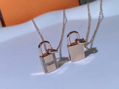 [⭐Veyra]HM ADVANCED NICHE LOCK HEAD NECKLACE DIAMONDS