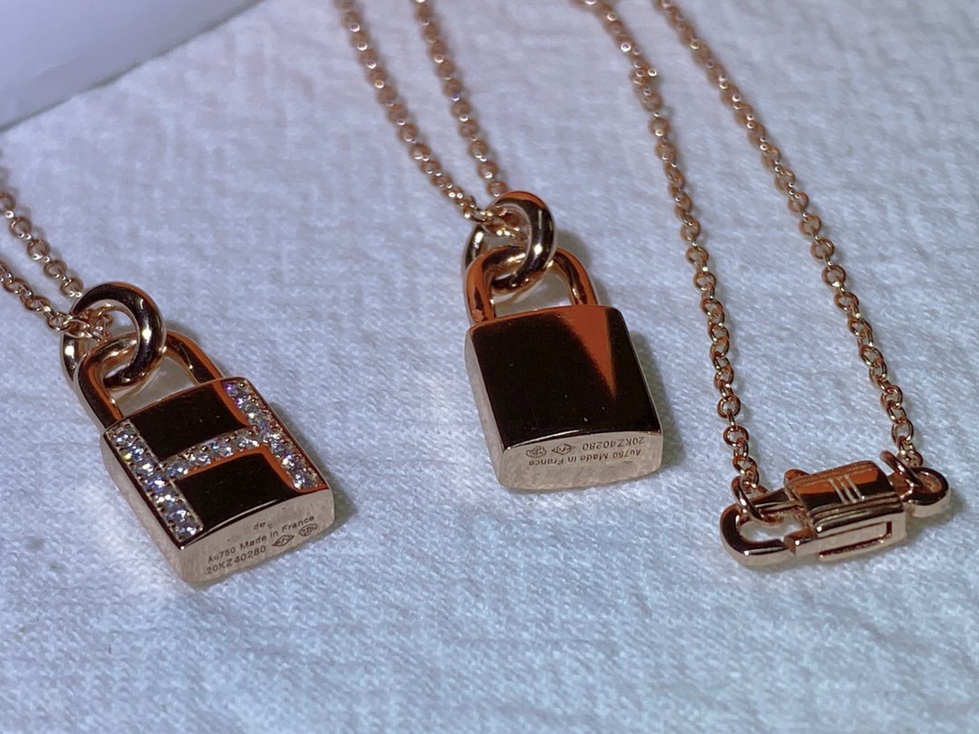 [⭐Veyra]HM ADVANCED NICHE LOCK HEAD NECKLACE DIAMONDS