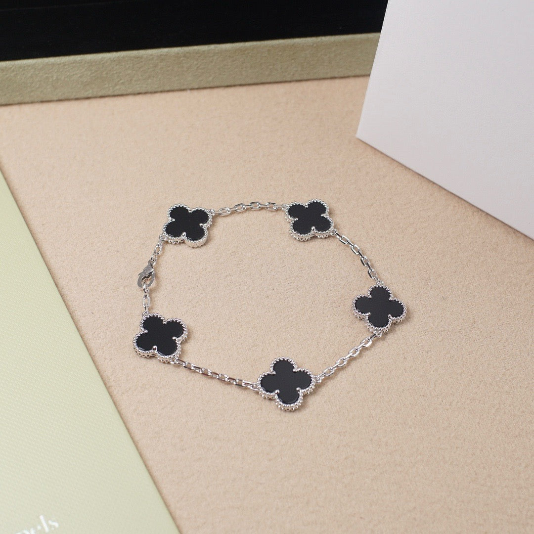 [⭐Veyra] CLOVER 5 MOTIF ONYXS BRACELET COLLECTION