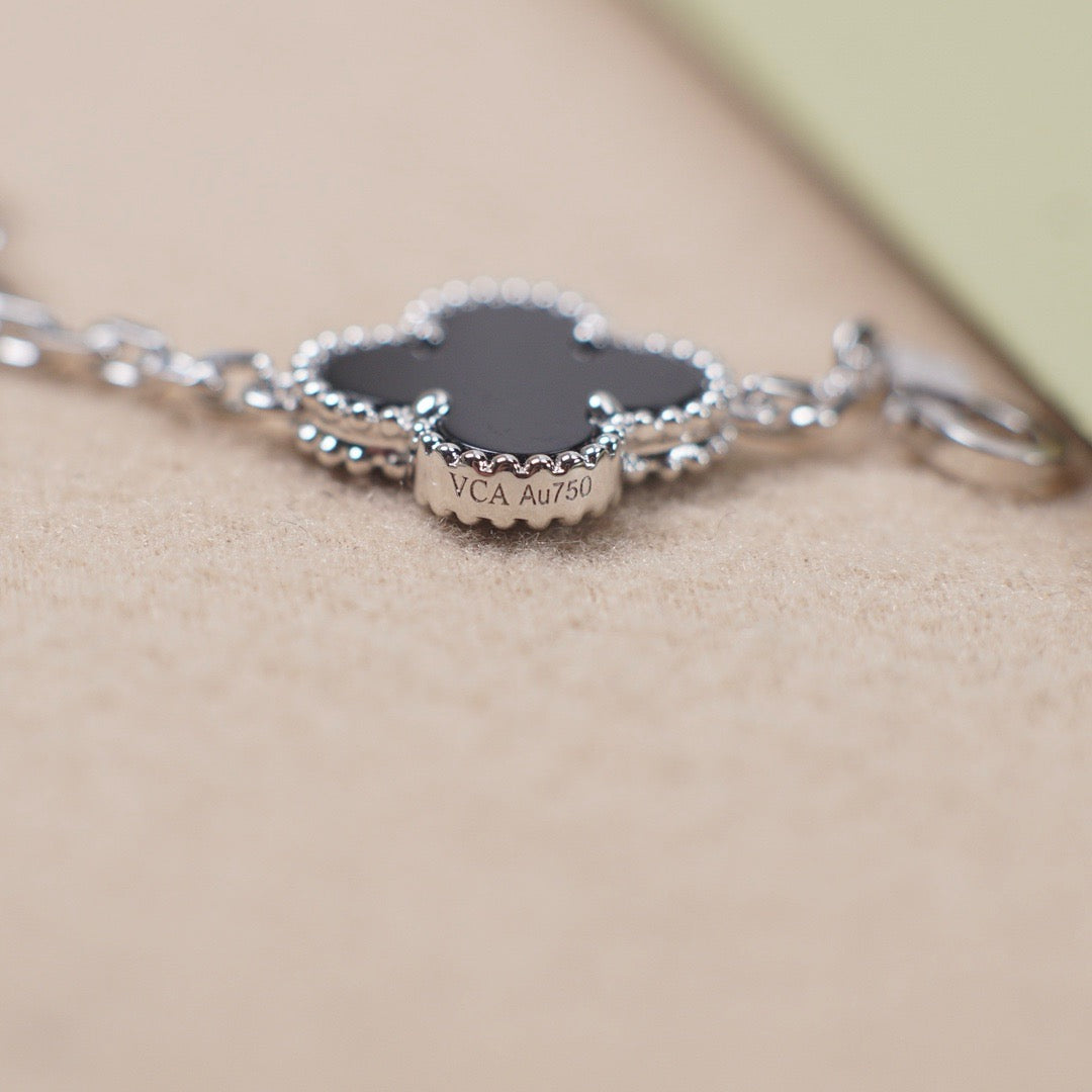 [⭐Veyra] CLOVER 5 MOTIF ONYXS BRACELET COLLECTION