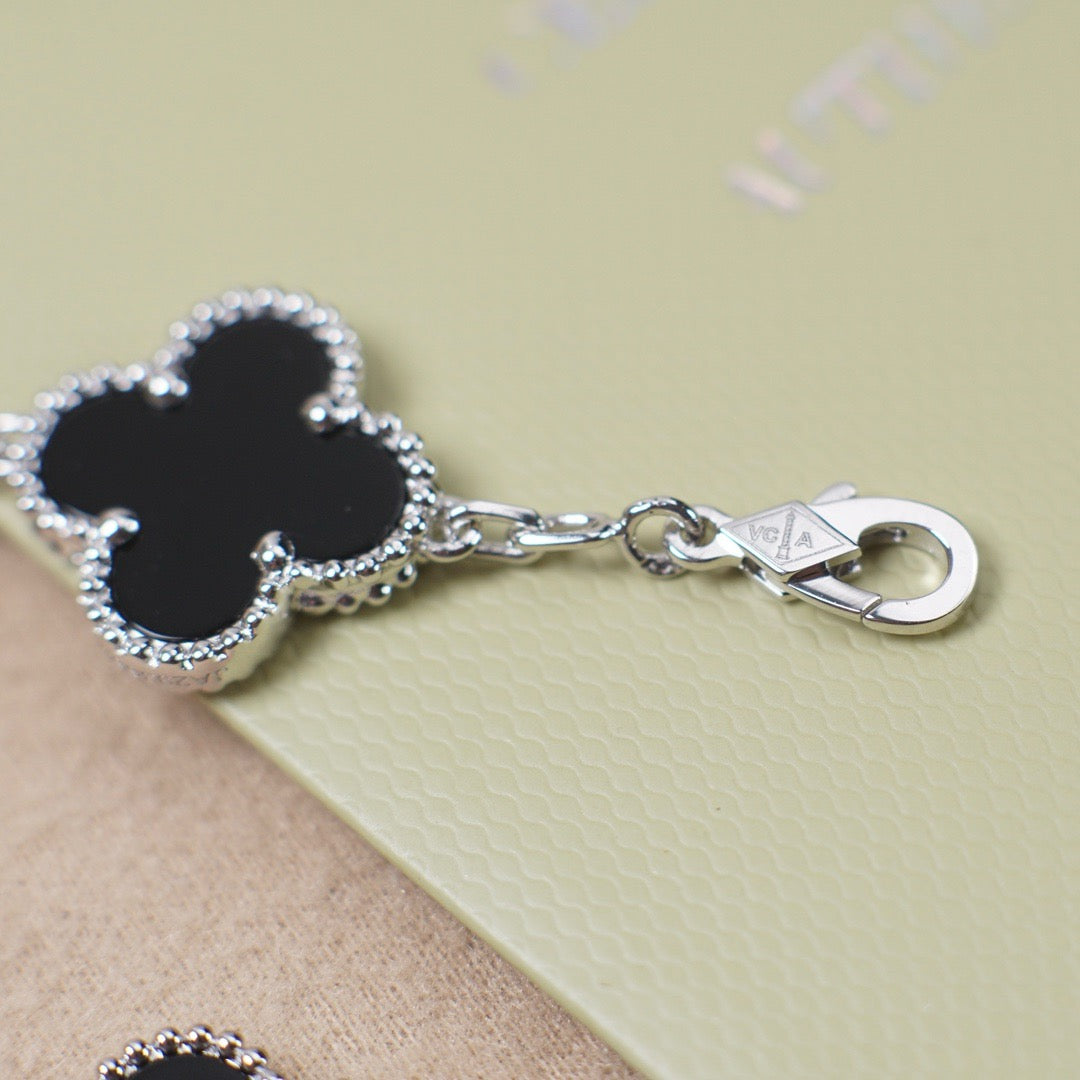 [⭐Veyra] CLOVER 5 MOTIF ONYXS BRACELET COLLECTION