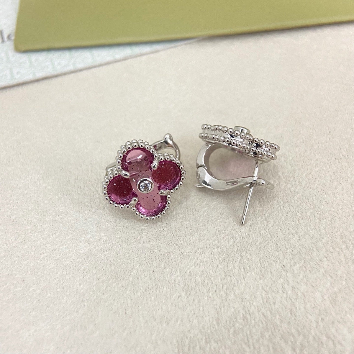 [⭐Veyra]2026 NEW  CLOVER 1 MOTIFPINK ENAMEL STUD EARRINGS WITH DIAMONDS2