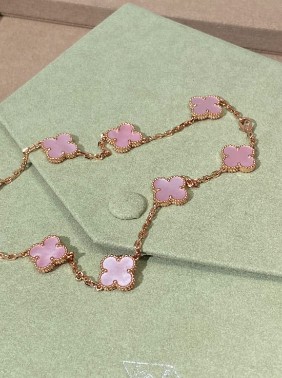 [⭐Veyra Jewellery] Pink Necklace with Ten Clover Designs