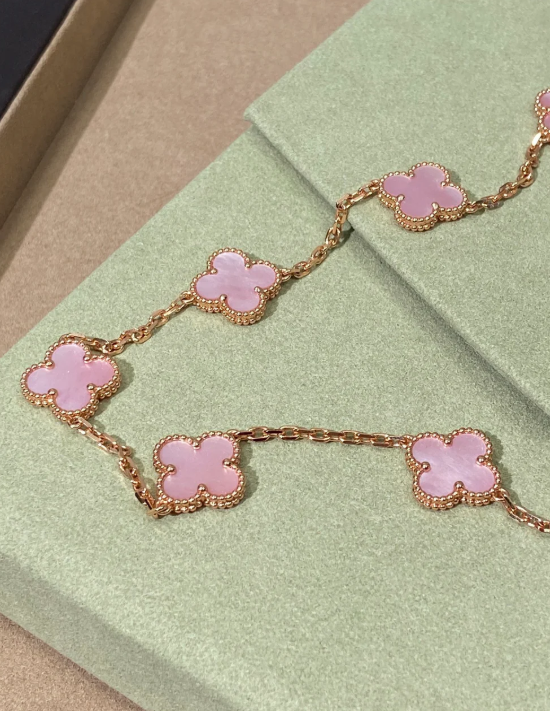 [⭐Veyra Jewellery] Pink Necklace with Ten Clover Designs