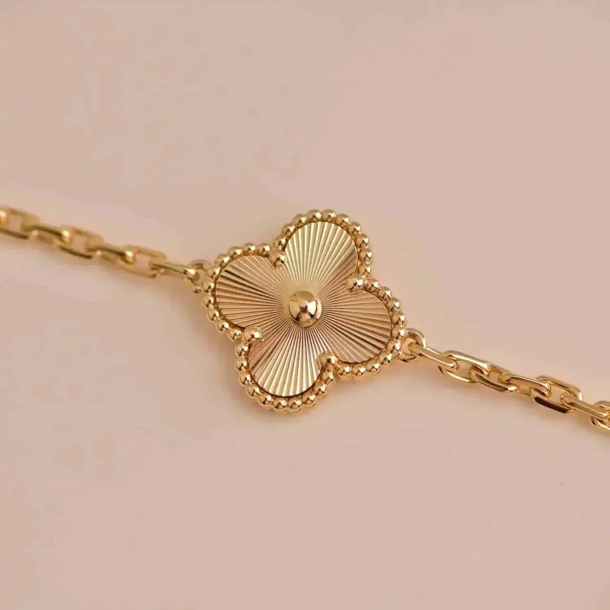 [⭐Veyra] CLOVER 5 MOTIF LASER BRACELET COLLECTION