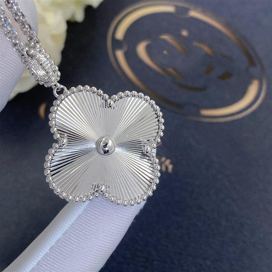 [⭐Veyra]CLOVER 25MM SILVER BIG CLOVER NECKLACE