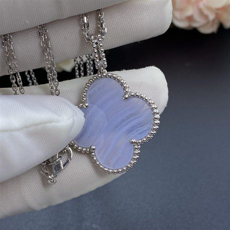 [⭐Veyra]CLOVER SILVER CHALCEDONY BIG CLOVER NECKLACE