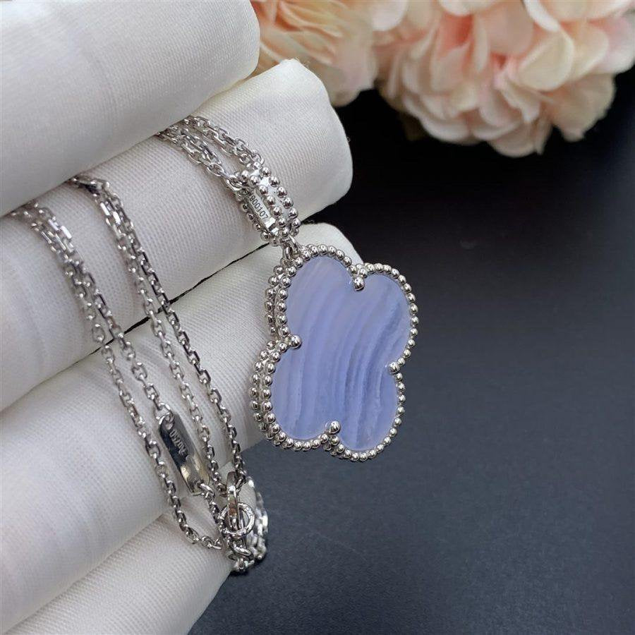 [⭐Veyra]CLOVER SILVER CHALCEDONY BIG CLOVER NECKLACE