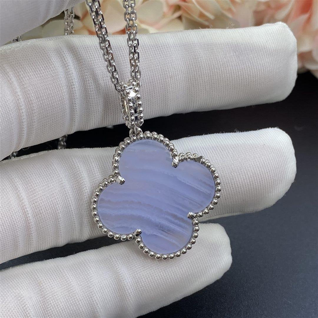 [⭐Veyra]CLOVER SILVER CHALCEDONY BIG CLOVER NECKLACE