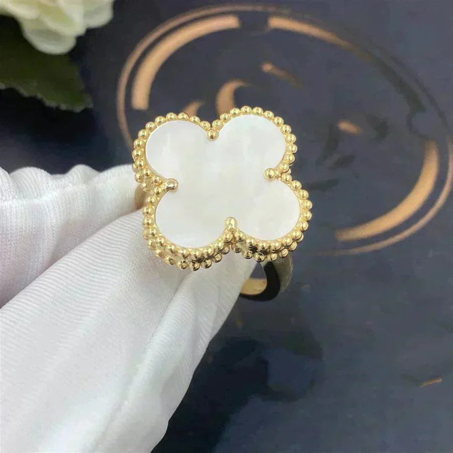 [⭐Veyra]CLOVER WHITE MOP RING