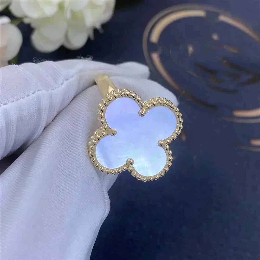 [⭐Veyra]CLOVER WHITE MOP RING