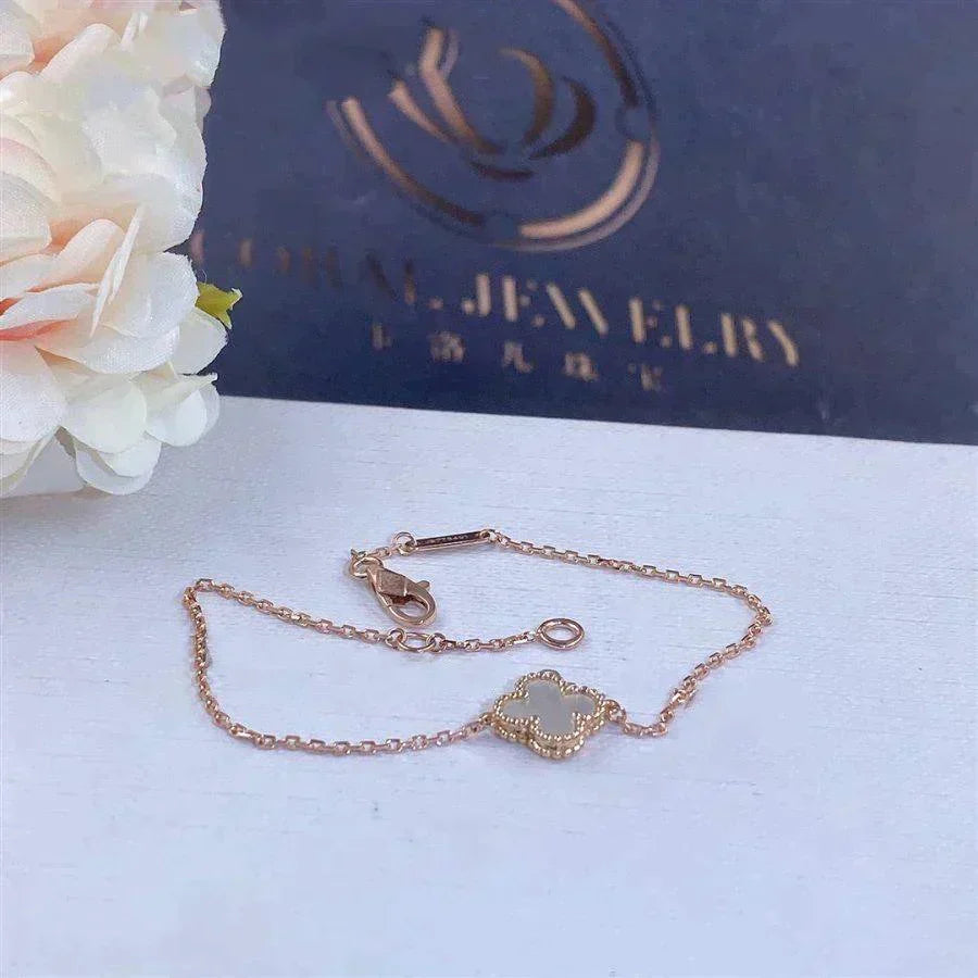 [⭐Veyra]CLOVER WHITE MOP SINGLE FLOWER BRACELET
