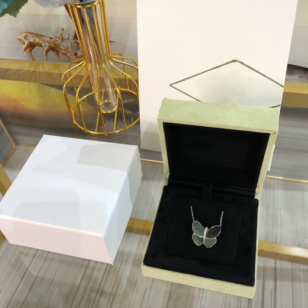 [⭐Veyra]LARGE BUTTERFLY SILVER PENDANT DIAMOND NECKLACE