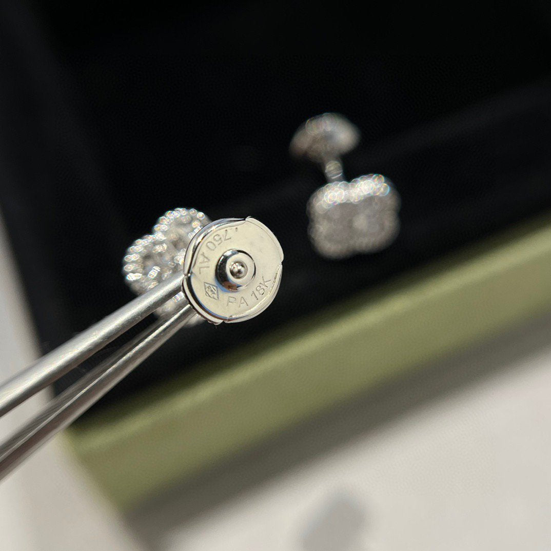 [⭐Veyra]CLOVER MINI DIAMOND STUD EARRINGS