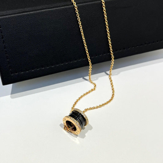 [⭐Veyra]ZERO 1 BLACK CERAMIC DIAMOND PINK GOLD NECKLACE