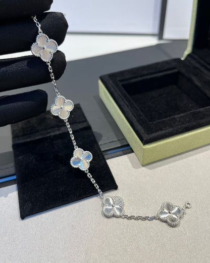[⭐Veyra] CLOVER 5 MOTIF LASER BRACELET COLLECTION