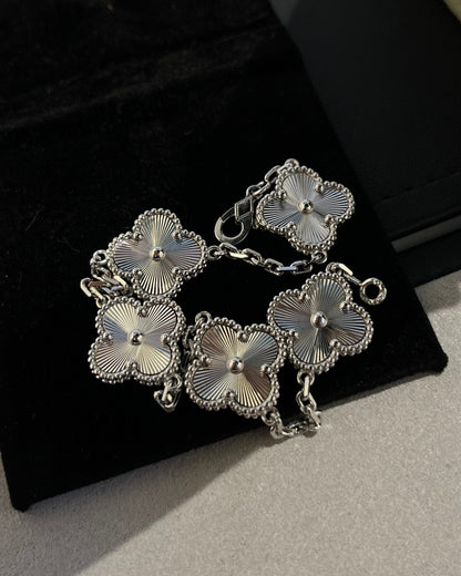 [⭐Veyra] CLOVER 5 MOTIF LASER BRACELET COLLECTION
