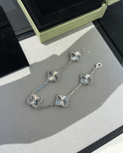 [⭐Veyra] CLOVER 5 MOTIF LASER BRACELET COLLECTION