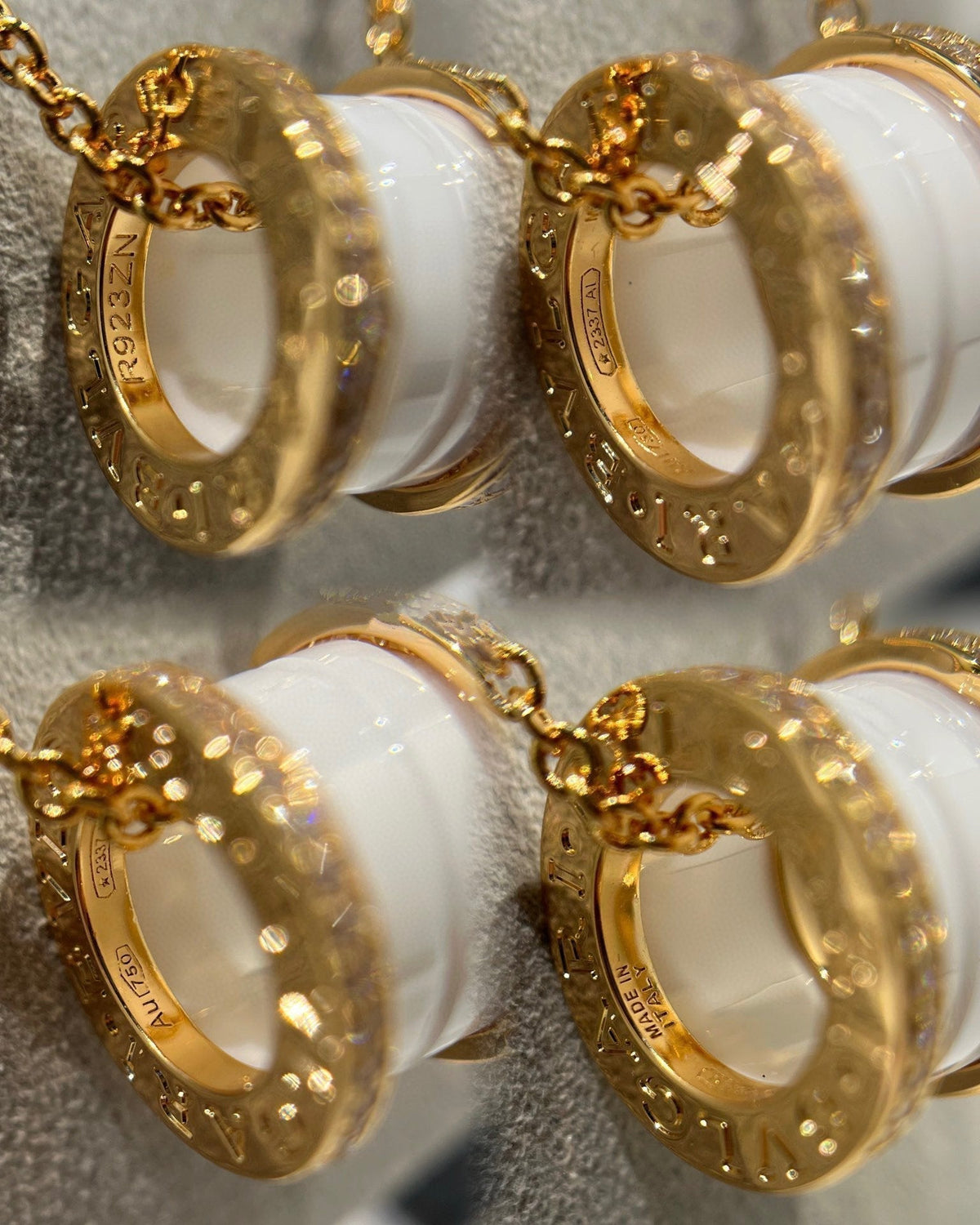 [⭐Veyra]ZERO 1 WHITE CERAMIC DIAMOND PINK GOLD NECKLACE